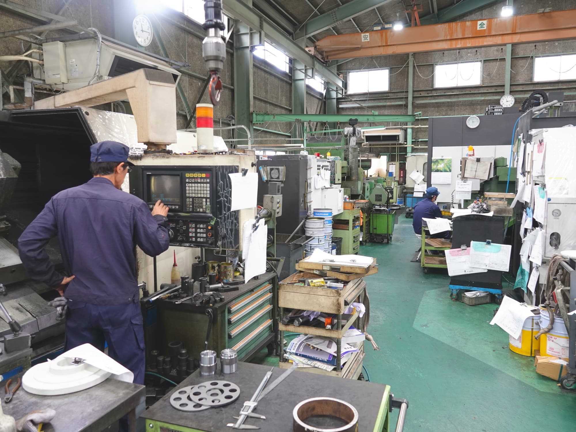 東新鉄工所 作業風景